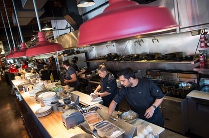 Low wages, small workforce leaves booming B.C. restaurants without chefs | iNFOnews.ca Low wages, small workforce leaves booming B.C. restaurants without chefs | iNFOnews.ca