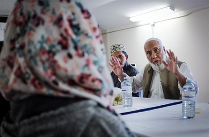 'Still recruiting:' Imam warns youth to beware of influence of Islamic State | iNFOnews.ca