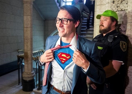 Clark Kent shows up at House of Commons as Trudeau shows off Halloween costume | iNFOnews.ca Clark Kent shows up at House of Commons as Trudeau shows off Halloween costume | iNFOnews.ca
