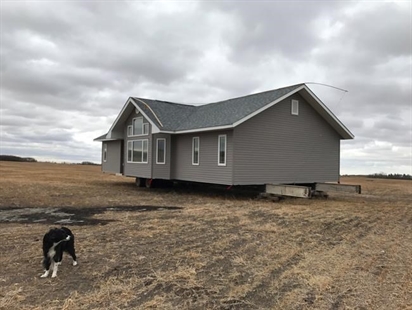 Where did that come from? Saskatchewan farmer finds new house in his field | iNFOnews.ca Where did that come from? Saskatchewan farmer finds new house in his field | iNFOnews.ca
