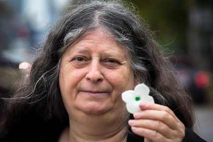 White poppies: Why a symbol of peace have never really caught on in Canada | iNFOnews.ca