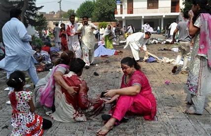 Suicide bombers attack church in northwest Pakistan, kill 78 people | iNFOnews.ca Suicide bombers attack church in northwest Pakistan, kill 78 people | iNFOnews.ca