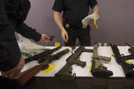 Poll suggests majority of Canadians backs outright ban on guns in urban areas | iNFOnews.ca Poll suggests majority of Canadians backs outright ban on guns in urban areas | iNFOnews.ca