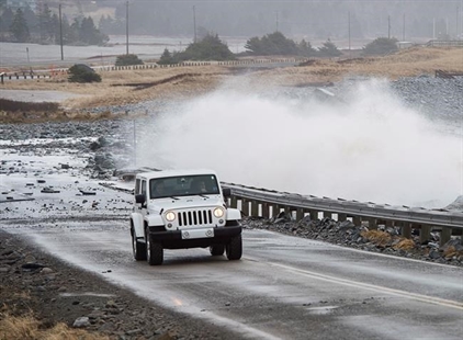 East Coast mops up after 'weather bomb' floods roads, batters buildings | iNFOnews.ca East Coast mops up after 'weather bomb' floods roads, batters buildings | iNFOnews.ca