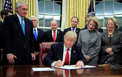 A seven-step guide to what does, doesn't happen if Trump starts NAFTA pullout | iNFOnews.ca