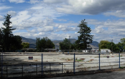 Fruit group wants former fruit packing area cleaned up | iNFOnews.ca