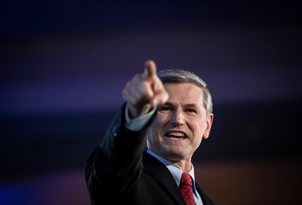 B.C. Liberals elect new leader who stresses party roots, praises Gordon Campbell | iNFOnews.ca B.C. Liberals elect new leader who stresses party roots, praises Gordon Campbell | iNFOnews.ca