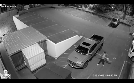 TRENDING NOW: Play-by-play of guy attempting to break into a truck with a mop | iNFOnews.ca