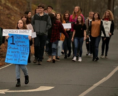 'Bump stock' ban: As teens take to streets, US president makes modest gun change | iNFOnews.ca 'Bump stock' ban: As teens take to streets, US president makes modest gun change | iNFOnews.ca