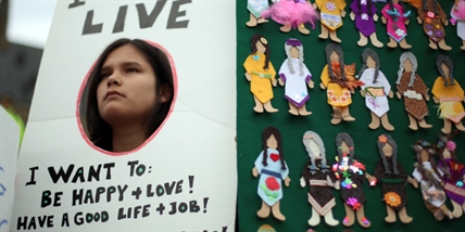 Protesters, politicians gather on Hill to demand justice for aboriginal women | iNFOnews.ca