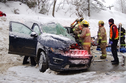 Crash between semi and SUV near Revelstoke sends Colorado man to hospital | iNFOnews.ca