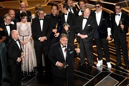 'Shape of Water' triumphs at an Oscars awash in change | iNFOnews.ca