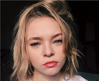 Kelowna actress Taylor Hickson sues producers over disfiguring injury | iNFOnews.ca