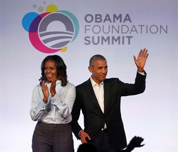 Obamas in discussions to produce shows for Netflix: report | iNFOnews.ca