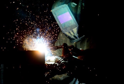 Canada adds new jobs overall, but loses full-time work; jobless rate dips to 5.8% | iNFOnews.ca