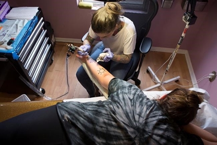 Why one Hedley fan covered her tattoo | iNFOnews.ca Why one Hedley fan covered her tattoo | iNFOnews.ca