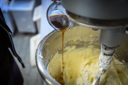 Global vanilla prices squeeze margins for ice cream, cupcake makers | iNFOnews.ca