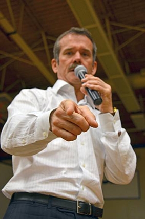 Chris Hadfield flew into space on the wings of his family's love | iNFOnews.ca Chris Hadfield flew into space on the wings of his family's love | iNFOnews.ca