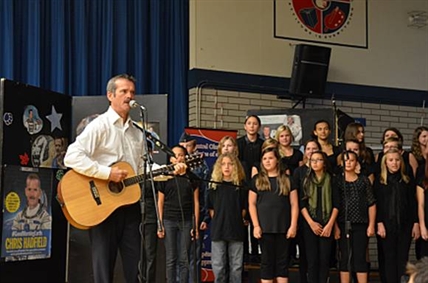 Chris Hadfield flew into space on the wings of his family's love | iNFOnews.ca Chris Hadfield flew into space on the wings of his family's love | iNFOnews.ca
