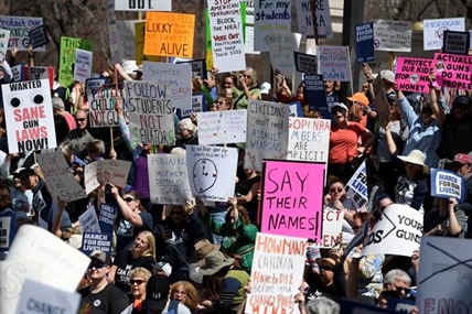 Anguished students take aim at gun laws, next election | iNFOnews.ca
