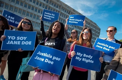 Court: Government can't block immigrant teens from abortion | iNFOnews.ca