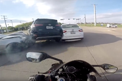 TRENDING NOW: Amazing helmet cam footage of motorcycle crash | iNFOnews.ca TRENDING NOW: Amazing helmet cam footage of motorcycle crash | iNFOnews.ca