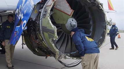 VIDEO: Passengers rushed to provide CPR to woman in deadly Southwest Airlines plane emergency | iNFOnews.ca VIDEO: Passengers rushed to provide CPR to woman in deadly Southwest Airlines plane emergency | iNFOnews.ca