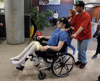 'Absolute jerks:' Paralyzed player's parents deal with phoney fundraiser | iNFOnews.ca 'Absolute jerks:' Paralyzed player's parents deal with phoney fundraiser | iNFOnews.ca