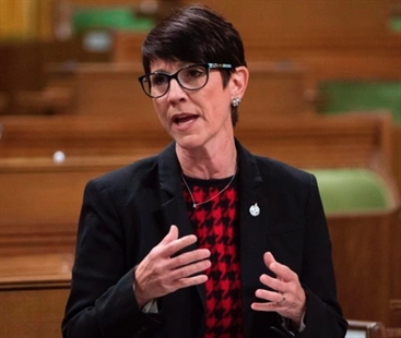 Air passenger rights, rail shipping legislation heads for political showdown | iNFOnews.ca