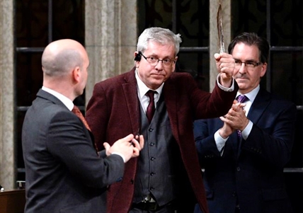 MPs vote overwhelmingly to call on Pope again for residential schools apology | iNFOnews.ca