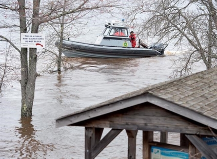 'Uber Rob' becomes symbol of N.B. resilience as record floodwaters grow | iNFOnews.ca