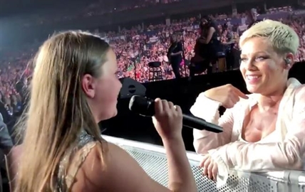 VIDEO: Young B.C. Pink fan gets chance to sing at her idol's Vancouver concert | iNFOnews.ca VIDEO: Young B.C. Pink fan gets chance to sing at her idol's Vancouver concert | iNFOnews.ca