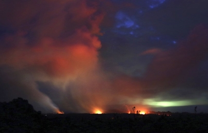 Plume of volcanic ash lingers over Hawaii's Kilauea volcano | iNFOnews.ca