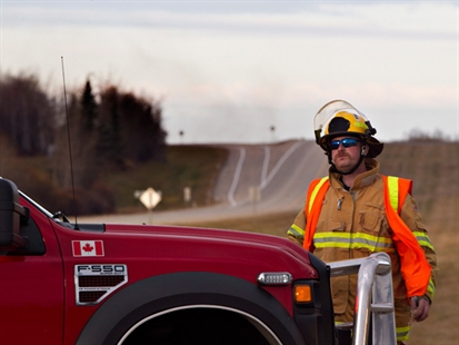 Explosions, fire follow CN tanker derailment west of Edmonton | iNFOnews.ca Explosions, fire follow CN tanker derailment west of Edmonton | iNFOnews.ca