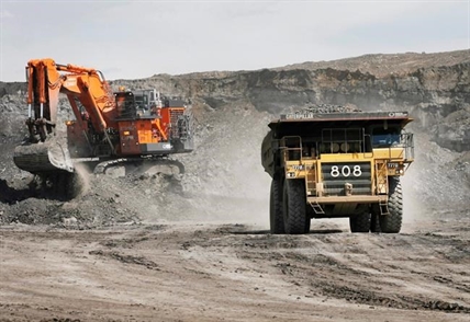 Oil and gas workers still mainly old white males despite diversity gains: study | iNFOnews.ca