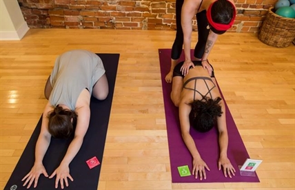 Consent cards creating safe space in Canadian yoga studios | iNFOnews.ca