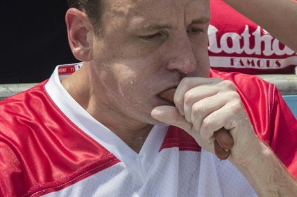 Defending champ Joey Chestnut sets July Fourth record with 74 hot dogs | iNFOnews.ca Defending champ Joey Chestnut sets July Fourth record with 74 hot dogs | iNFOnews.ca