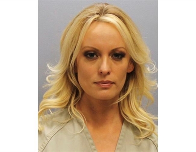 UPDATE: Police say they made an 'error' in arresting Stormy Daniels | iNFOnews.ca UPDATE: Police say they made an 'error' in arresting Stormy Daniels | iNFOnews.ca