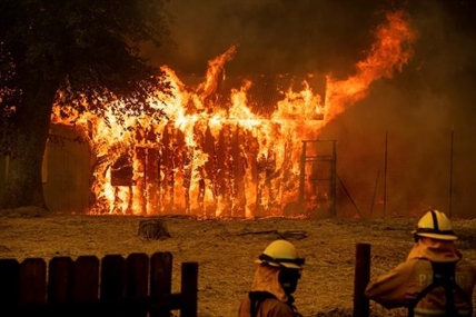 Twin wildfires threaten 10,000 Northern California homes | iNFOnews.ca