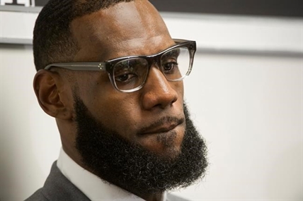 Trump rips LeBron James' smarts hours before rally in Ohio | iNFOnews.ca