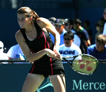 Vancouver's Rebecca Marino wins first-round qualifier at Rogers Cup | iNFOnews.ca