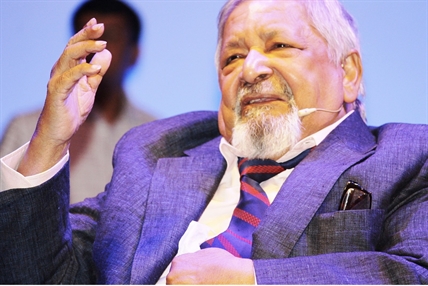 Family: Nobel Prize-winning author V.S. Naipaul dies at 85 | iNFOnews.ca