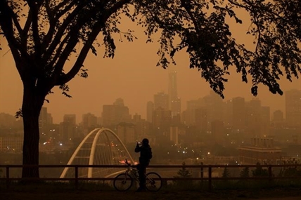 Smoke gets in their eyes: Prairies feel the effects of B.C. fires | iNFOnews.ca