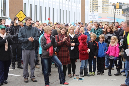 PICTURES AND VIDEO: Hundreds at Stop Ajax Rally | iNFOnews.ca PICTURES AND VIDEO: Hundreds at Stop Ajax Rally | iNFOnews.ca