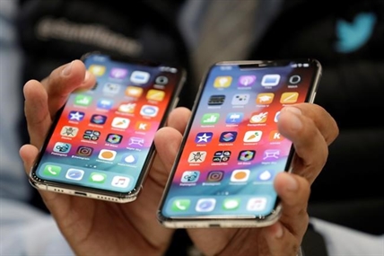 Got $1,100? Apple shows off its most expensive iPhone yet | iNFOnews.ca Got $1,100? Apple shows off its most expensive iPhone yet | iNFOnews.ca