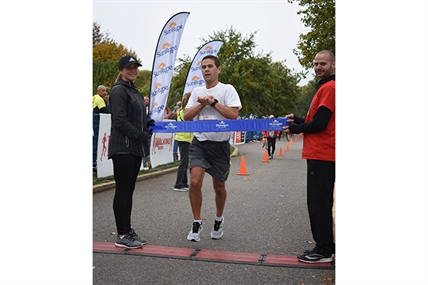 49 year old Calgary man wins Okanagan Marathon in Kelowna | iNFOnews.ca
