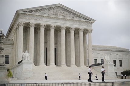 Court mood is jovial as Kavanaugh takes his place on bench | iNFOnews.ca