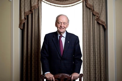Chretien says rise of 'unspeakable' Trump marks end of the American empire | iNFOnews.ca