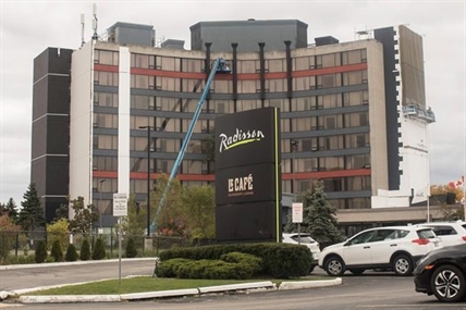 Police investigate alleged arson at Toronto hotel housing asylum seekers | iNFOnews.ca
