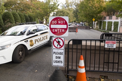 UPDATE: Crude pipe bombs sent to Obama, Clintons, CNN; no injuries | iNFOnews.ca UPDATE: Crude pipe bombs sent to Obama, Clintons, CNN; no injuries | iNFOnews.ca